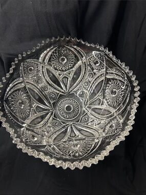 Decorative Pressed Glass Serving Bowl - Clear